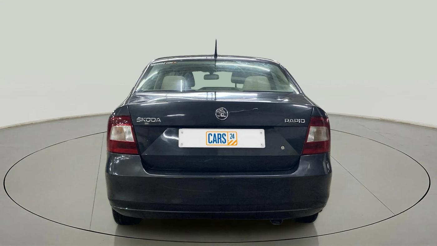 2016 Skoda Rapid AMBITION 1.6 MPI MT, Petrol, Manual, 15,874 km, Back/Rear