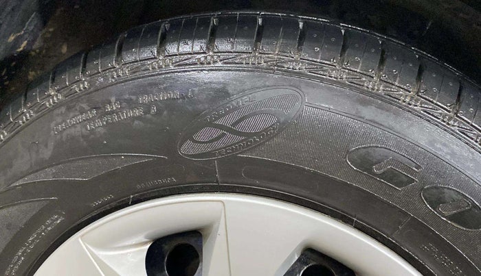2015 Hyundai Elite i20 MAGNA 1.2, Petrol, Manual, 46,729 km, Left Rear Tyre Tread