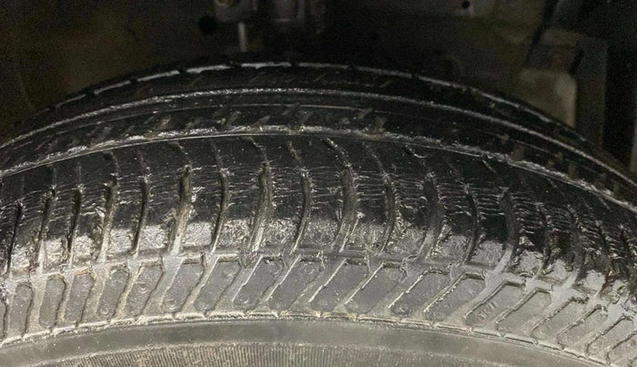 2017 Maruti Swift LXI (O), Petrol, Manual, 55,158 km, Right Front Tyre Tread