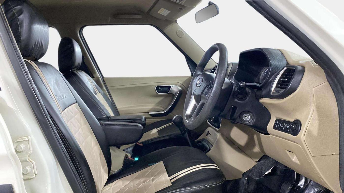 2022 Mahindra BOLERO NEO N10 R, Diesel, Manual, 74,357 km, Right Side Front Door Cabin