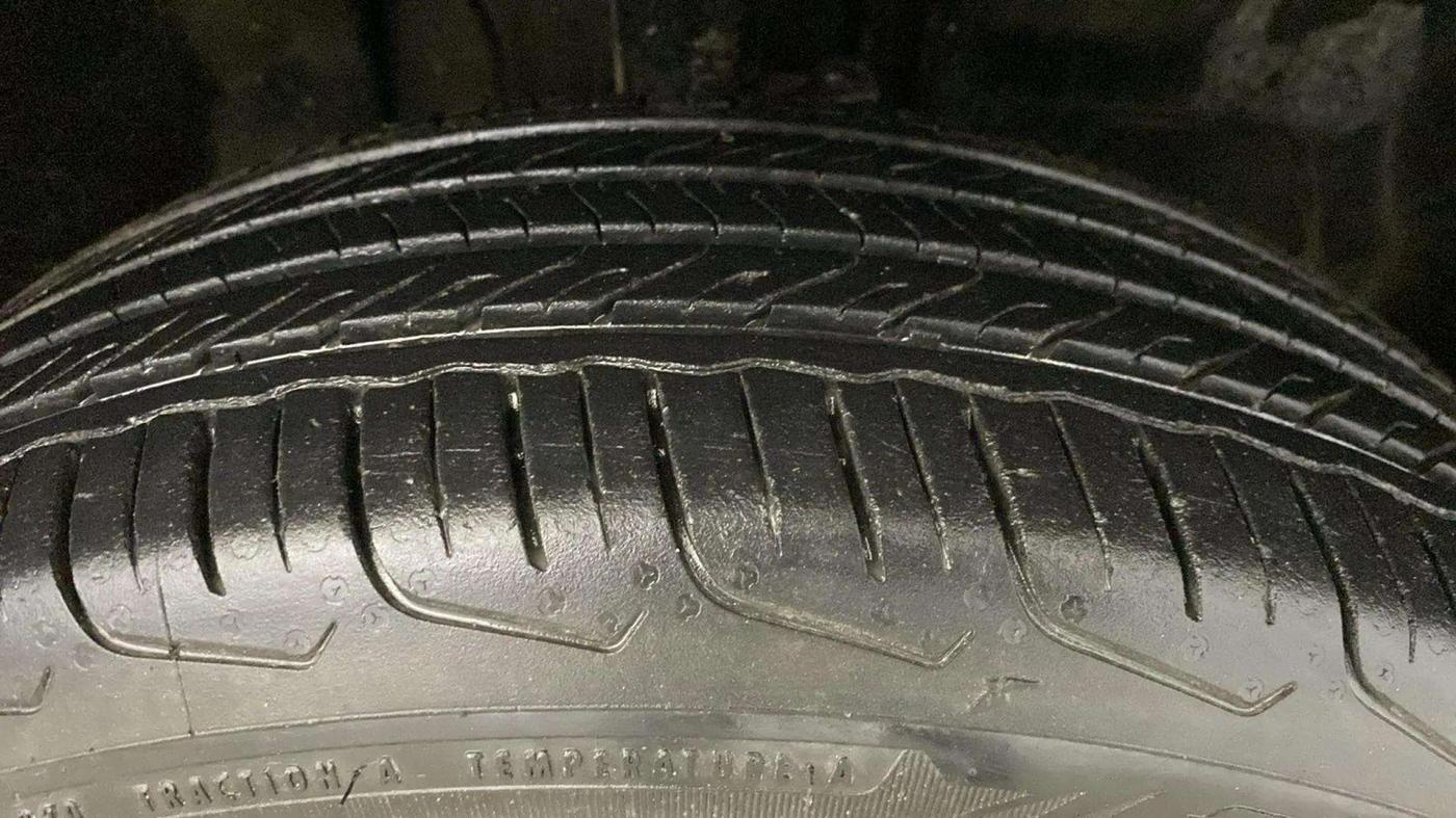 2024 Tata PUNCH ACCOMPLISHED DAZZLE SUNROOF CNG MT, CNG, Manual, 15,538 km, Right Front Tyre Tread