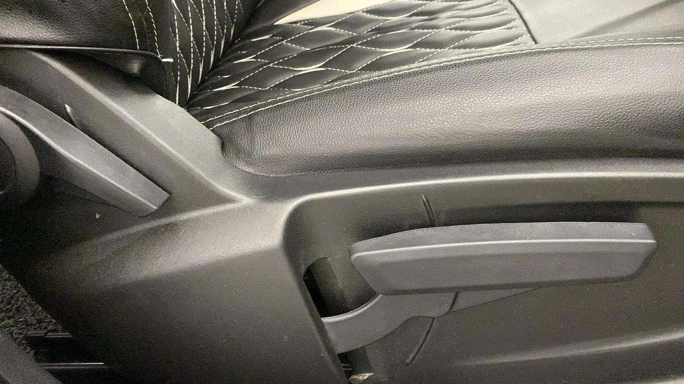 2024 Tata PUNCH ACCOMPLISHED DAZZLE SUNROOF CNG MT, CNG, Manual, 15,538 km, Driver Side Adjustment Panel