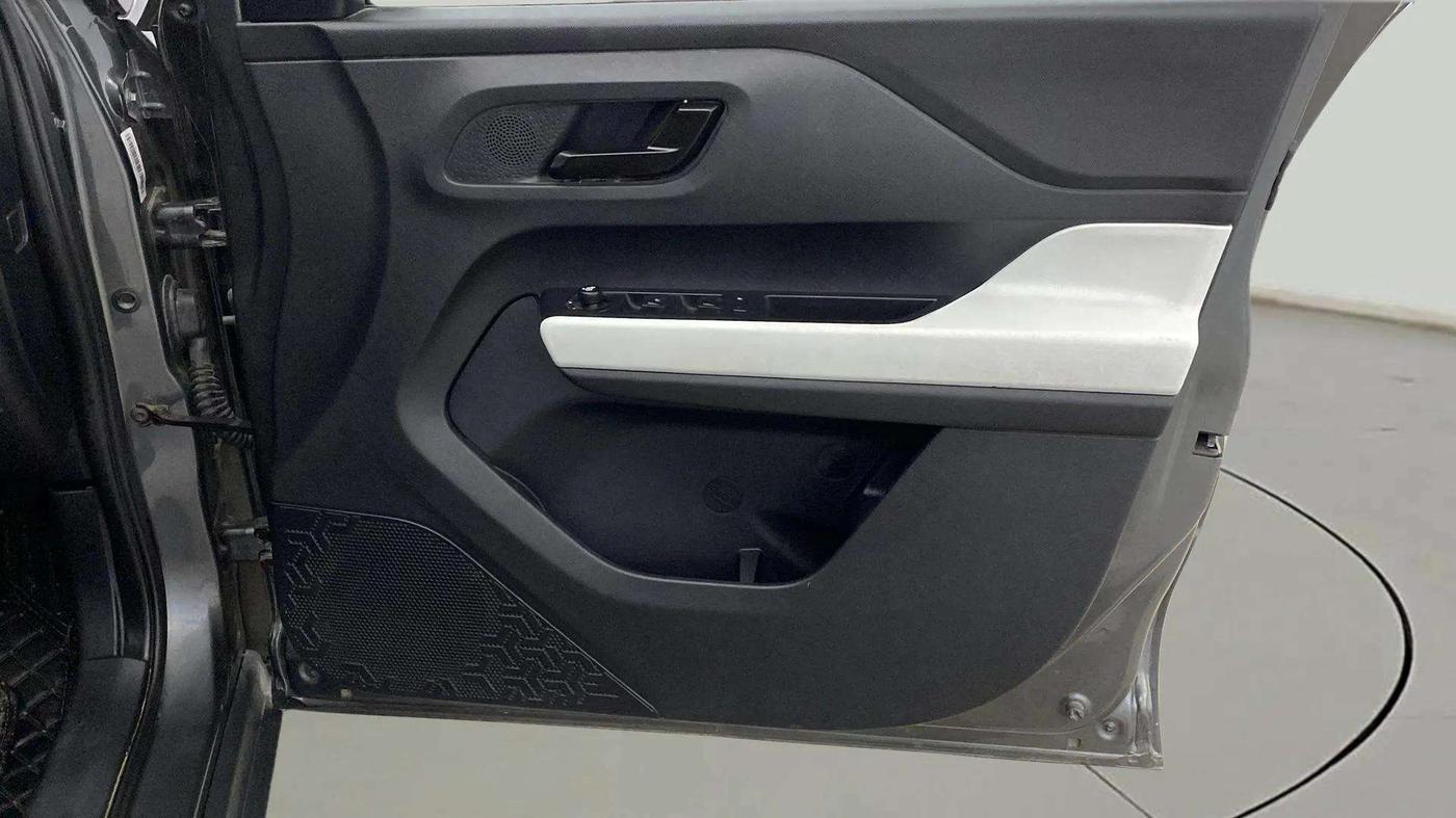 2024 Tata PUNCH ACCOMPLISHED DAZZLE SUNROOF CNG MT, CNG, Manual, 15,538 km, Driver Side Door Panels Control