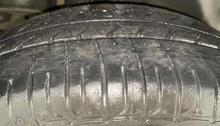 2018 Maruti Ciaz DELTA DIESEL 1.3, Diesel, Manual, 1,15,940 km, Right Rear Tyre Tread