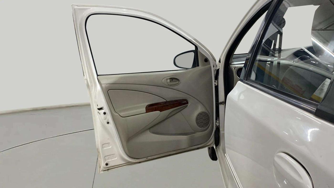 2014 Toyota Etios G, Petrol, Manual, 74,964 km, LHS Front Door