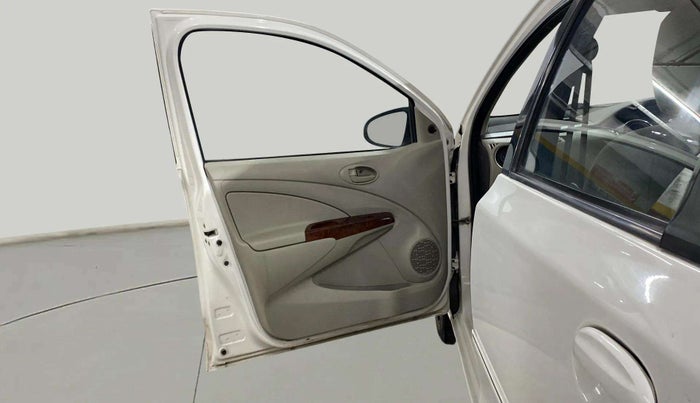 2014 Toyota Etios G, Petrol, Manual, 74,964 km, LHS Front Door