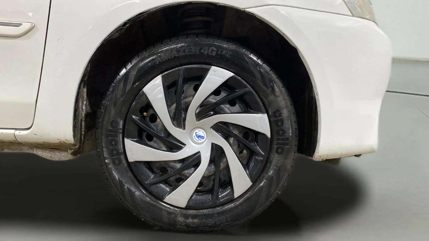 2014 Toyota Etios G, Petrol, Manual, 74,964 km, Right Front Wheel