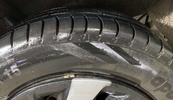 2014 Toyota Etios G, Petrol, Manual, 74,964 km, Right Front Tyre Tread