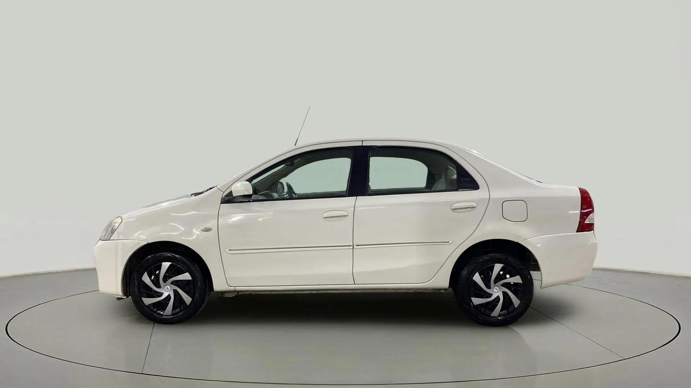 2014 Toyota Etios G, Petrol, Manual, 74,964 km, Left Side