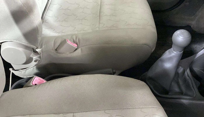 2014 Toyota Etios G, Petrol, Manual, 74,964 km, Gear Lever