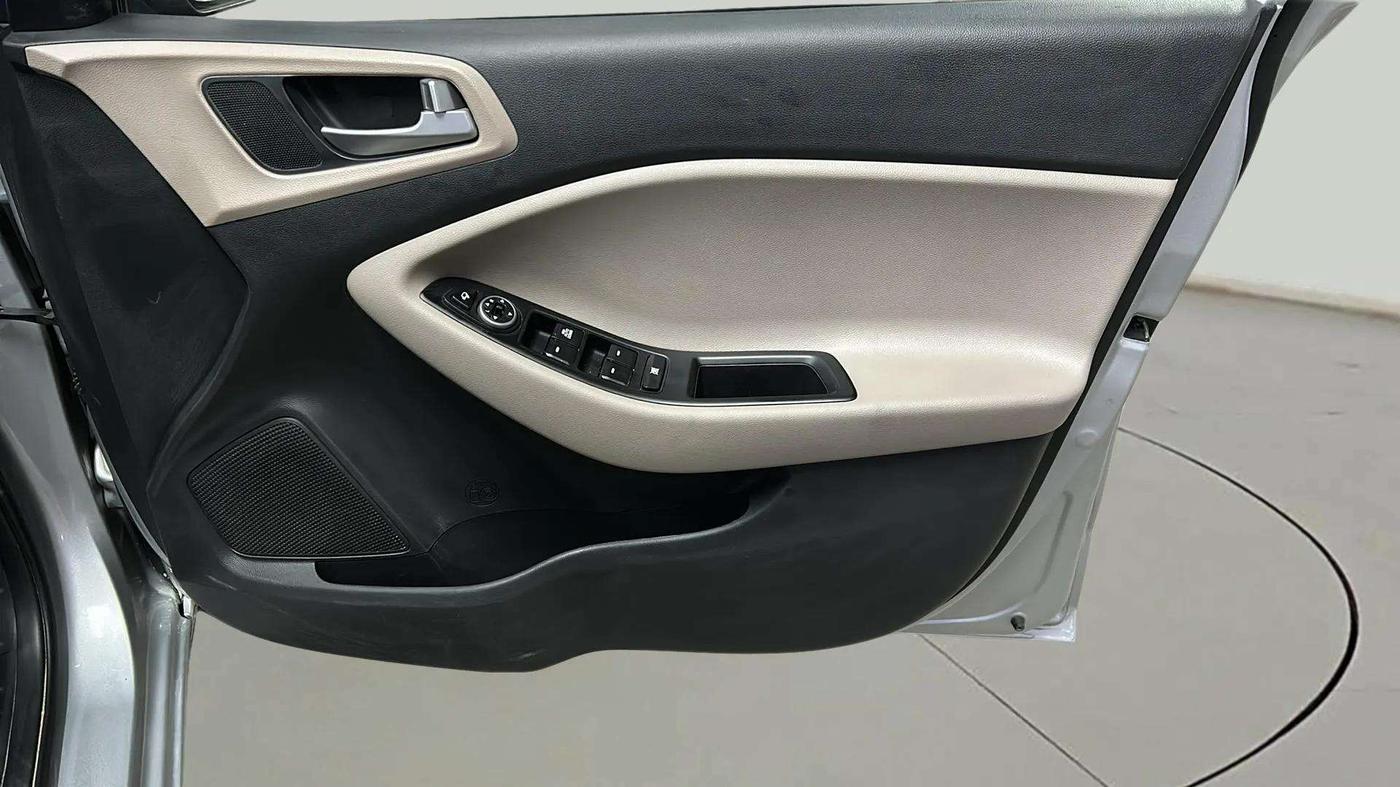 2019 Hyundai Elite i20 SPORTZ PLUS 1.2, Petrol, Manual, 22,654 km, Driver Side Door Panels Control
