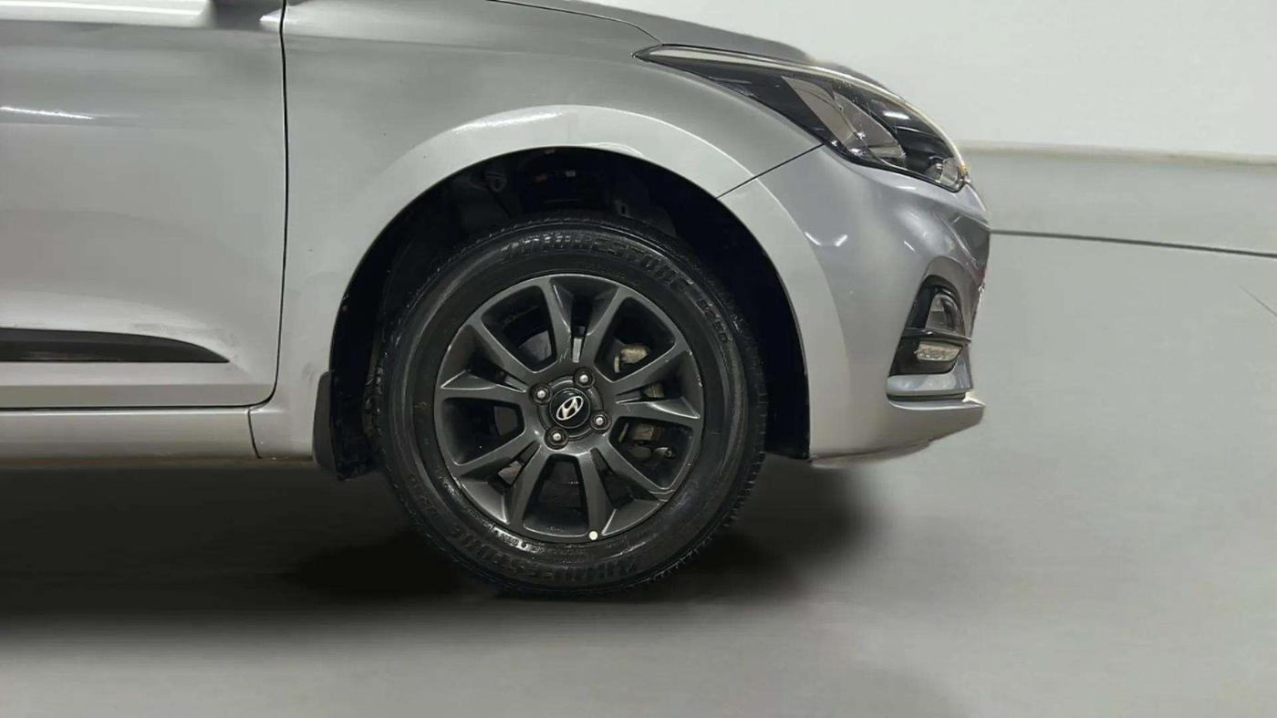 2019 Hyundai Elite i20 SPORTZ PLUS 1.2, Petrol, Manual, 22,654 km, Right Front Wheel