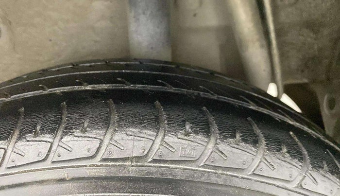 2016 Maruti Celerio VXI AMT, Petrol, Automatic, 63,146 km, Left Rear Tyre Tread