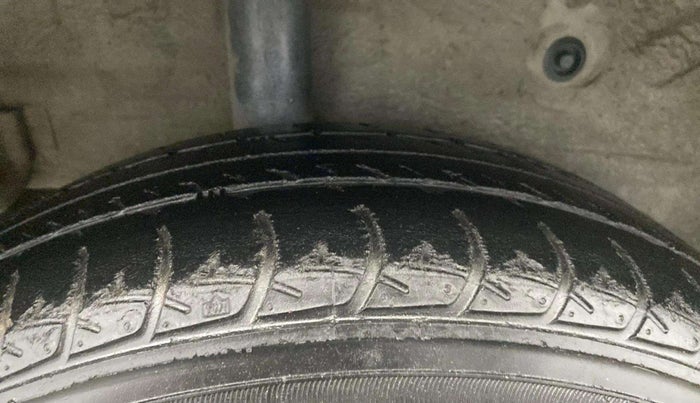 2016 Maruti Celerio VXI AMT, Petrol, Automatic, 63,146 km, Right Rear Tyre Tread