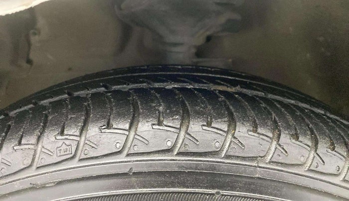 2016 Maruti Celerio VXI AMT, Petrol, Automatic, 63,146 km, Left Front Tyre Tread