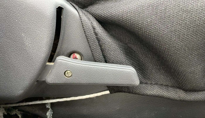 2018 Maruti Alto 800 LXI, Petrol, Manual, 47,593 km, Driver Side Adjustment Panel