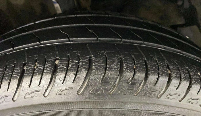 2018 Maruti Baleno DELTA PETROL 1.2, Petrol, Manual, 95,341 km, Right Front Tyre Tread
