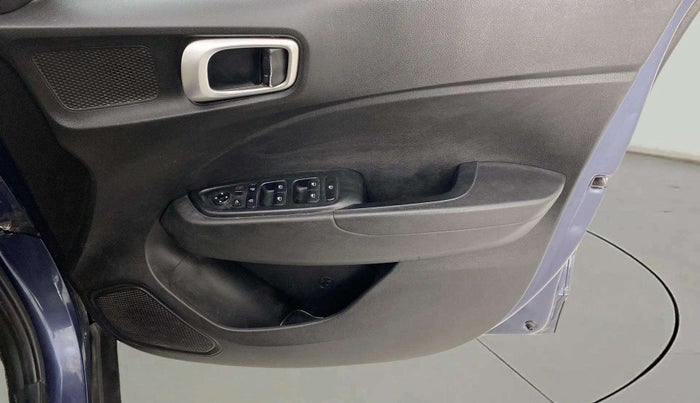 2022 Hyundai VENUE SX 1.5 CRDI, Diesel, Manual, 60,538 km, Driver Side Door Panels Control