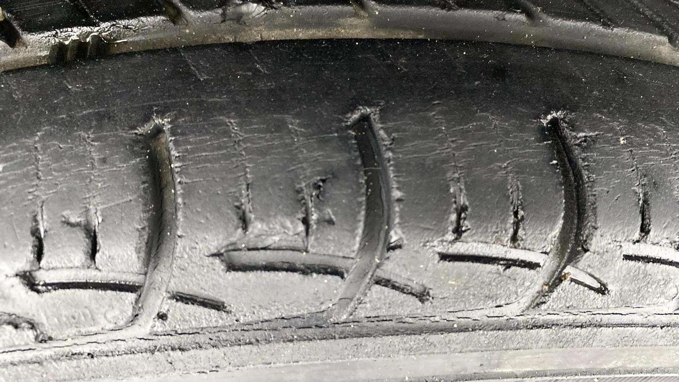 2017 Maruti Swift Dzire ZXI, Petrol, Manual, 40,705 km, Left Front Tyre Tread