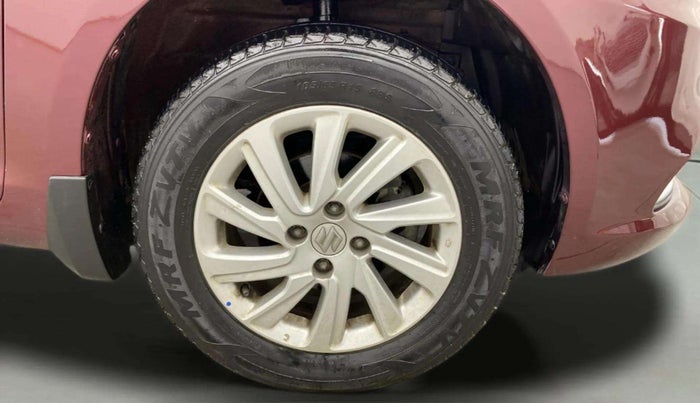 2017 Maruti Swift Dzire ZXI, Petrol, Manual, 40,705 km, Right Front Wheel