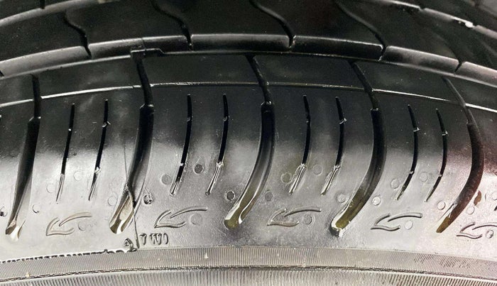 2017 Maruti Swift Dzire ZXI, Petrol, Manual, 40,705 km, Left Rear Tyre Tread