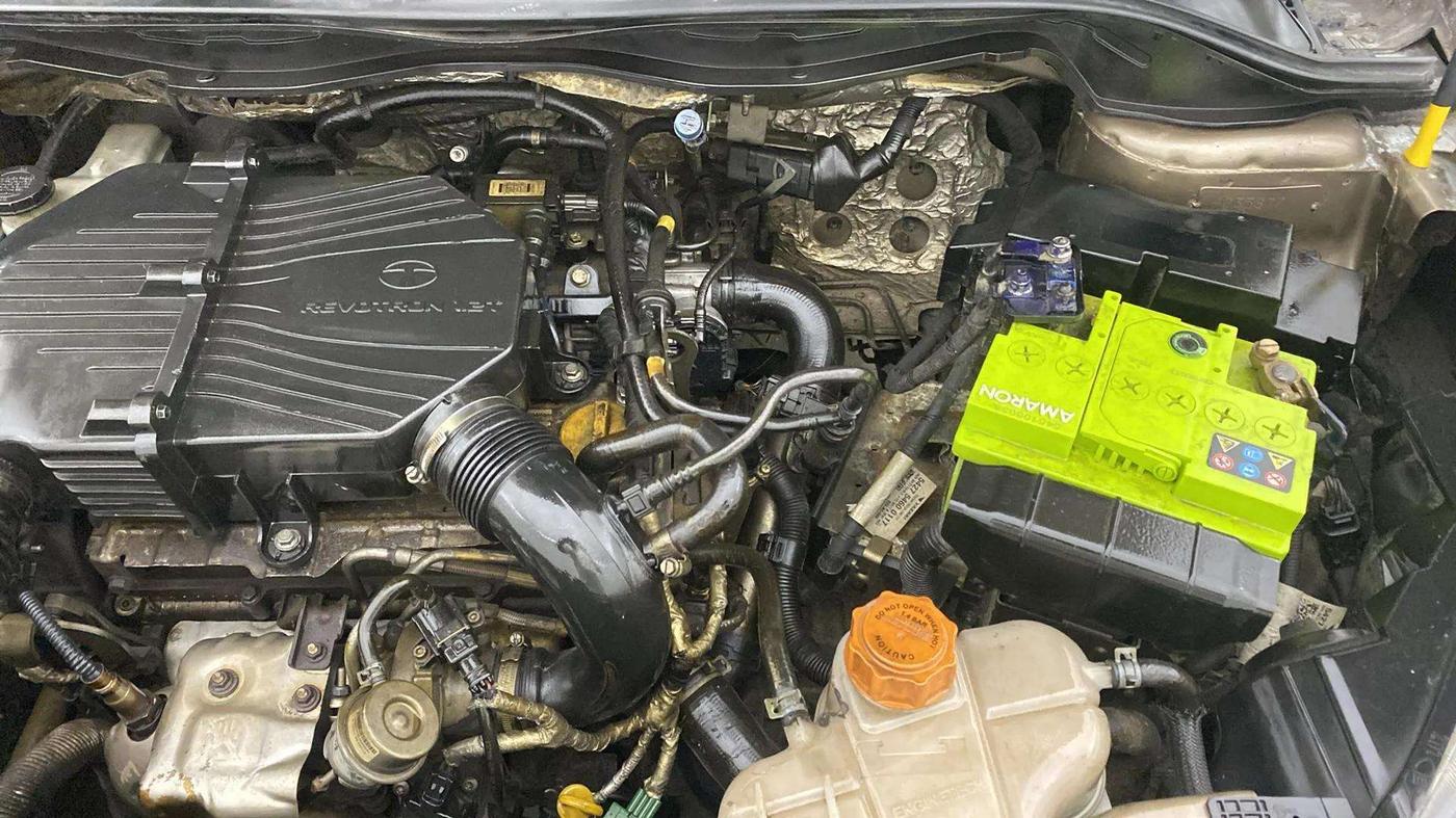 2015 Tata Bolt XT REVOTRON, Petrol, Manual, 99,792 km, Engine View - Left