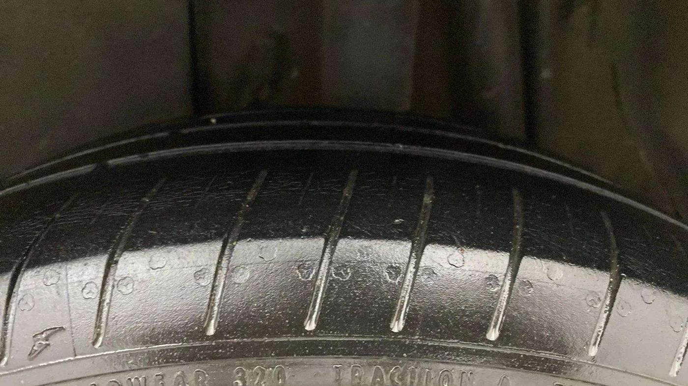 2015 Tata Bolt XT REVOTRON, Petrol, Manual, 99,792 km, Left Rear Tyre Tread