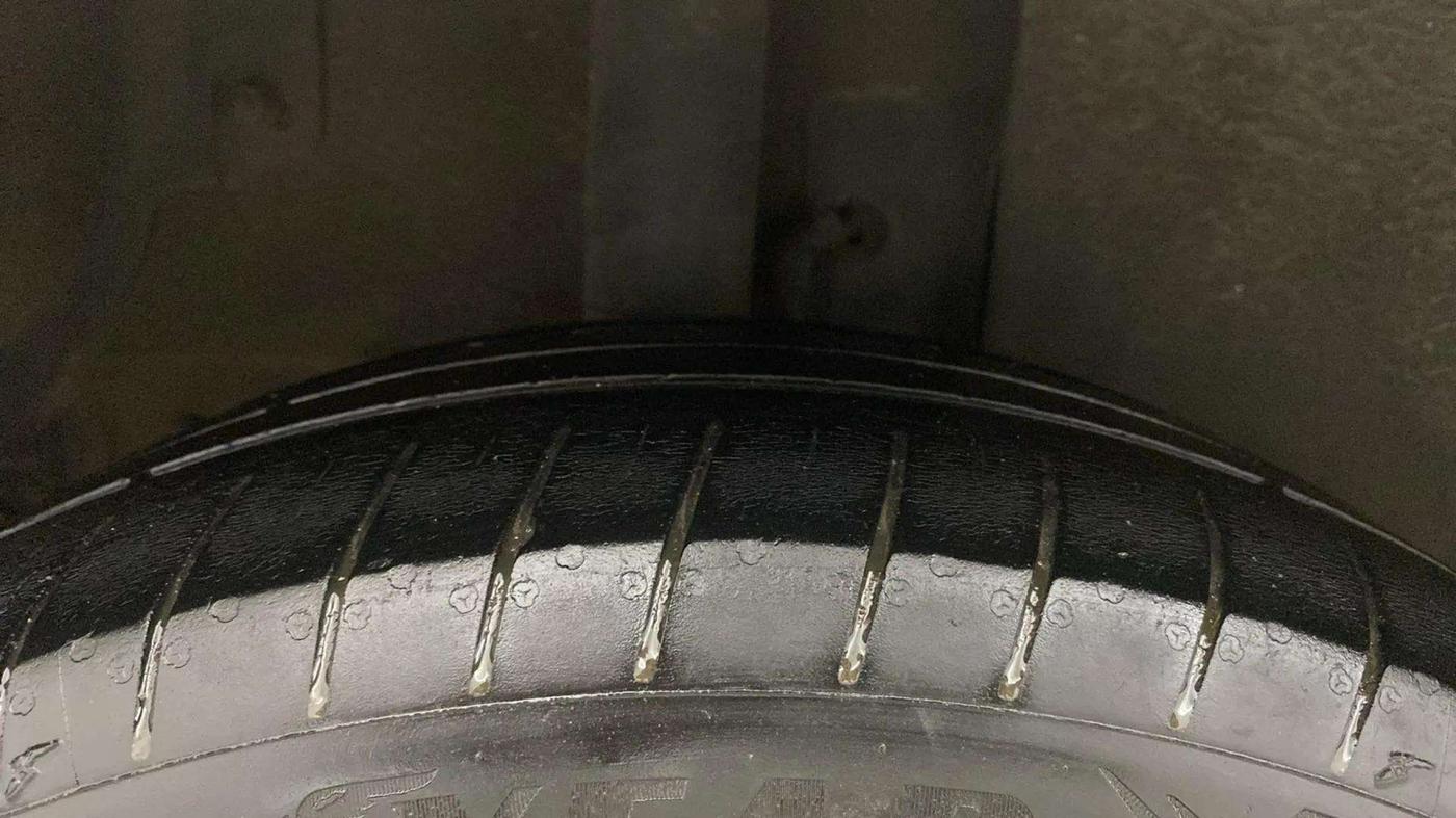 2015 Tata Bolt XT REVOTRON, Petrol, Manual, 99,792 km, Right Rear Tyre Tread