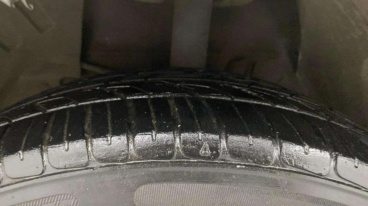 2015 Tata Bolt XT REVOTRON, Petrol, Manual, 99,792 km, Left Front Tyre Tread