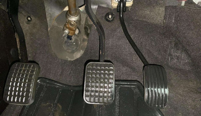 2015 Tata Bolt XT REVOTRON, Petrol, Manual, 99,792 km, Pedals