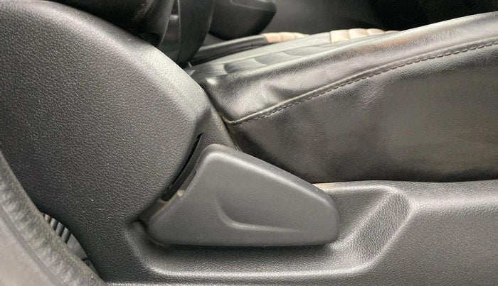2017 Renault Kwid RXT 1.0 AMT, Petrol, Automatic, 21,595 km, Driver Side Adjustment Panel