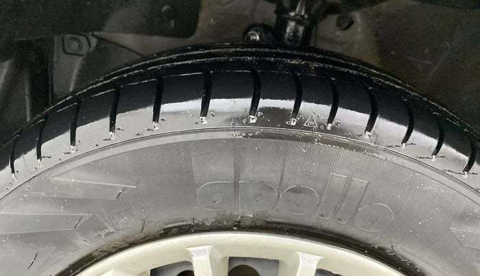 2015 Honda Amaze 1.2L I-VTEC S, CNG, Manual, 1,12,458 km, Left Front Tyre Tread