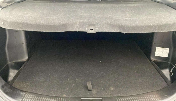 2017 Maruti S Cross ZETA 1.3, Diesel, Manual, 75,754 km, Boot Inside