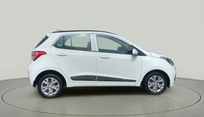 2016 Hyundai Grand i10 SPORTZ 1.2 KAPPA VTVT, Petrol, Manual, 42,400 km, Right Side View