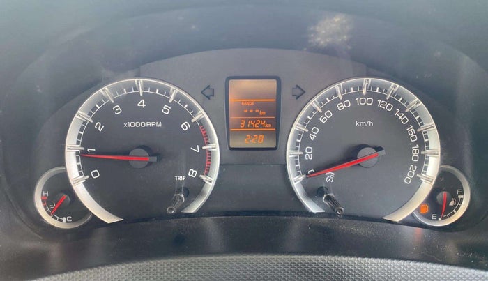 2015 Maruti Swift VXI, Petrol, Manual, 31,418 km, Odometer Image