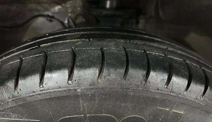 2022 Maruti Alto LXI OPT CNG, CNG, Manual, 41,365 km, Left Front Tyre Tread