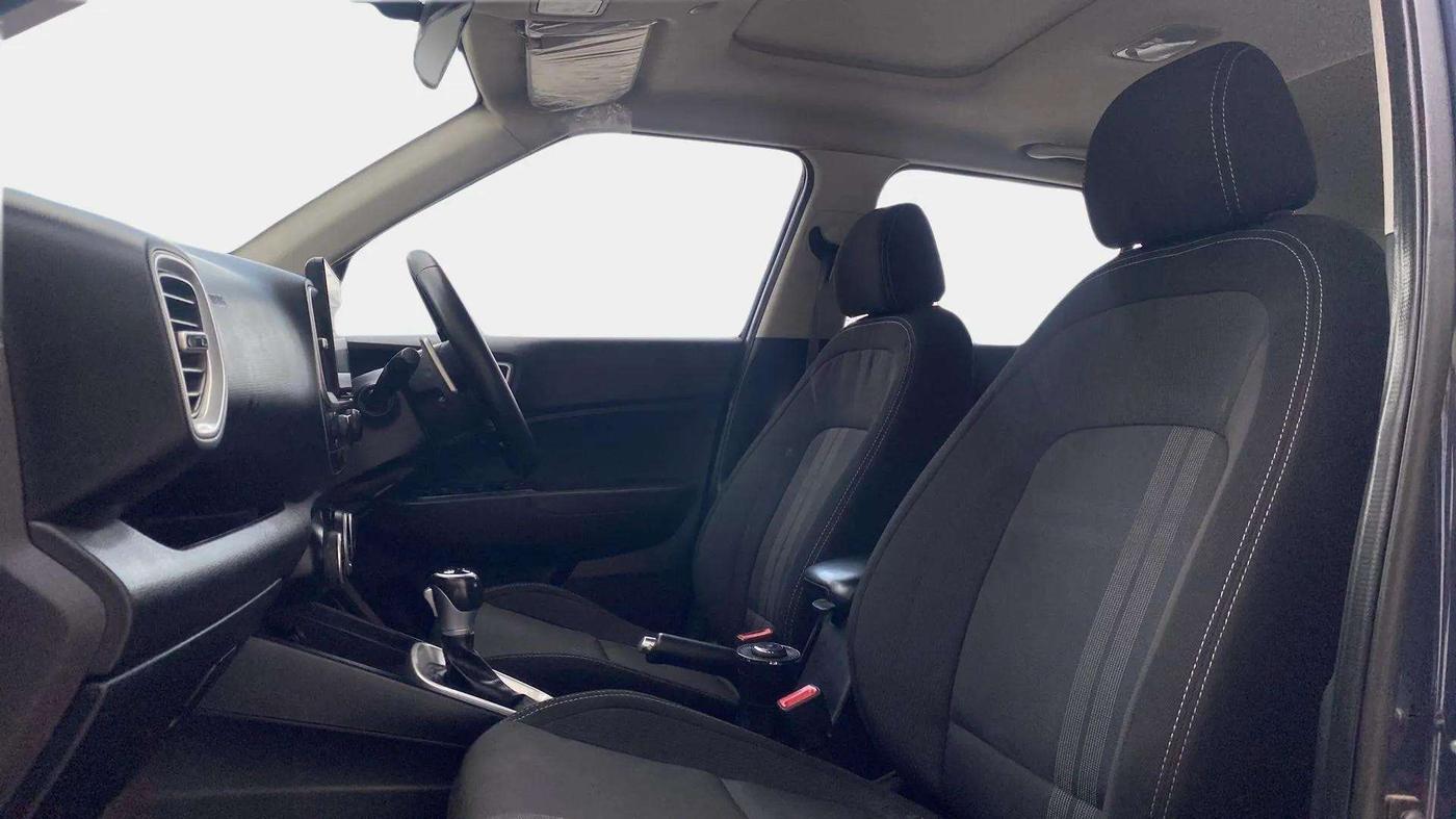 2020 Hyundai VENUE SX PLUS 1.0 TURBO DCT, Petrol, Automatic, 39,904 km, Right Side Front Door Cabin