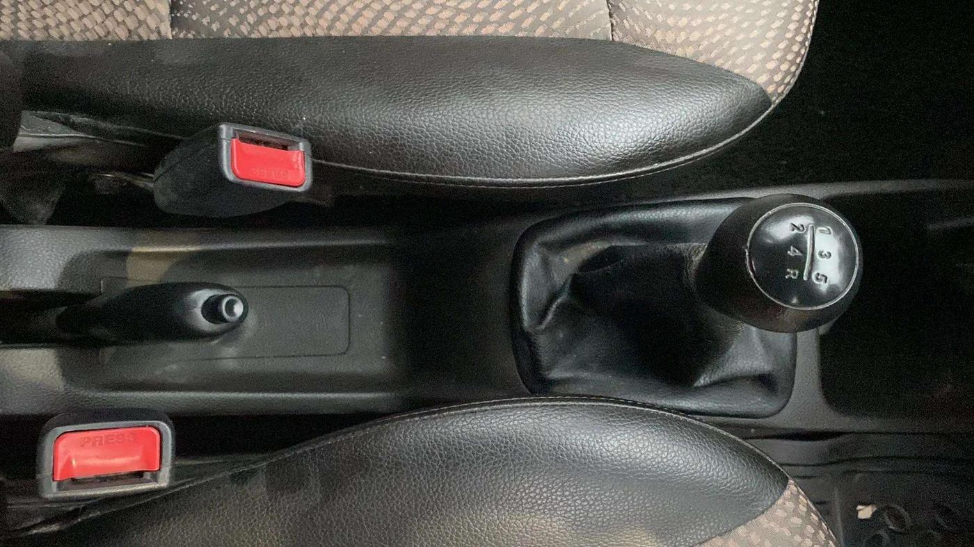 2016 Hyundai Eon MAGNA +, Petrol, Manual, 42,534 km, Gear Lever