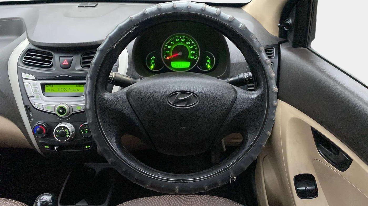 2016 Hyundai Eon MAGNA +, Petrol, Manual, 42,534 km, Steering Wheel Close Up