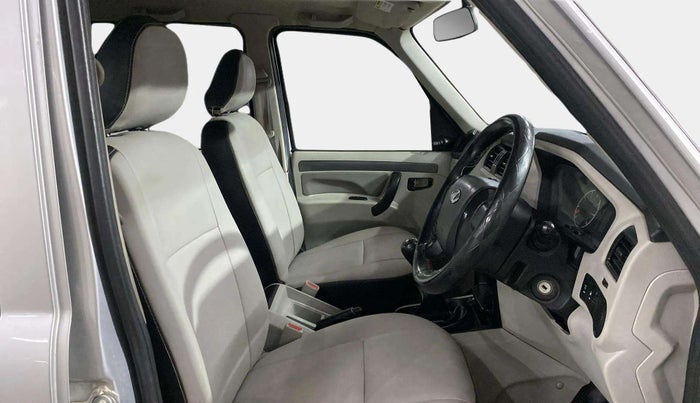 2021 Mahindra Scorpio S5, Diesel, Manual, 96,500 km, Right Side Front Door Cabin