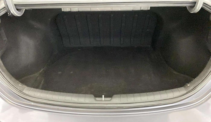 2018 Hyundai Verna 1.6 VTVT SX, Petrol, Manual, 64,160 km, Boot Inside