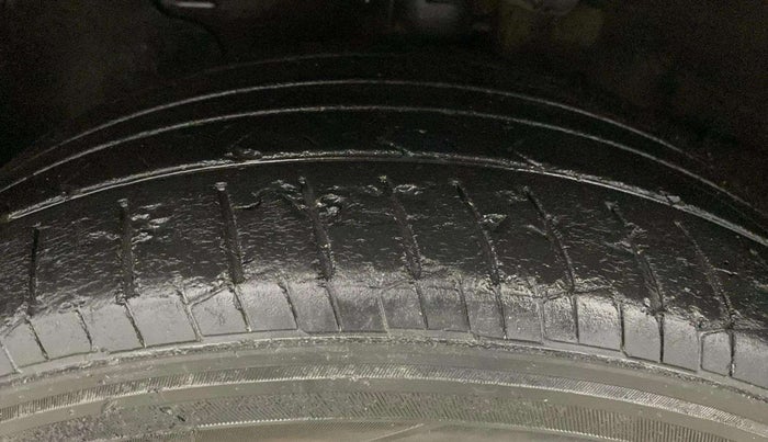2018 Hyundai Verna 1.6 VTVT SX, Petrol, Manual, 64,160 km, Left Front Tyre Tread