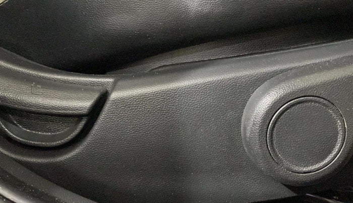 2017 Hyundai Grand i10 ASTA 1.2 KAPPA VTVT, Petrol, Manual, 6,667 km, Driver Side Adjustment Panel