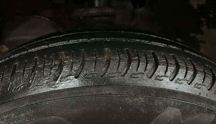 2019 Maruti S PRESSO VXI AMT, Petrol, Automatic, 27,722 km, Left Front Tyre Tread