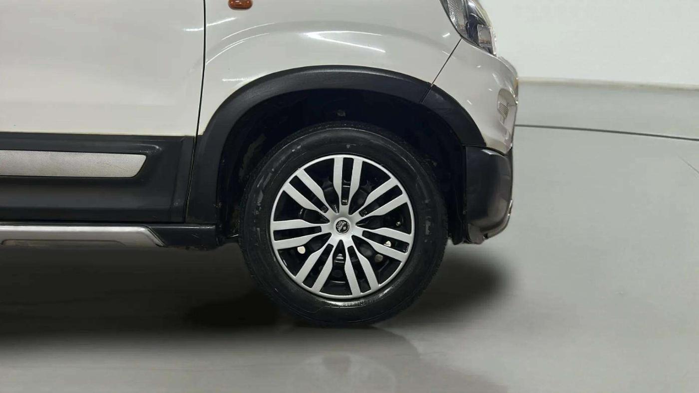 2019 Maruti S PRESSO VXI AMT, Petrol, Automatic, 27,859 km, Right Front Wheel