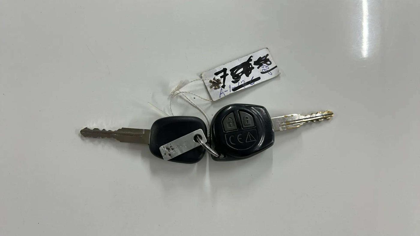 2019 Maruti S PRESSO VXI AMT, Petrol, Automatic, 27,859 km, Key Close Up