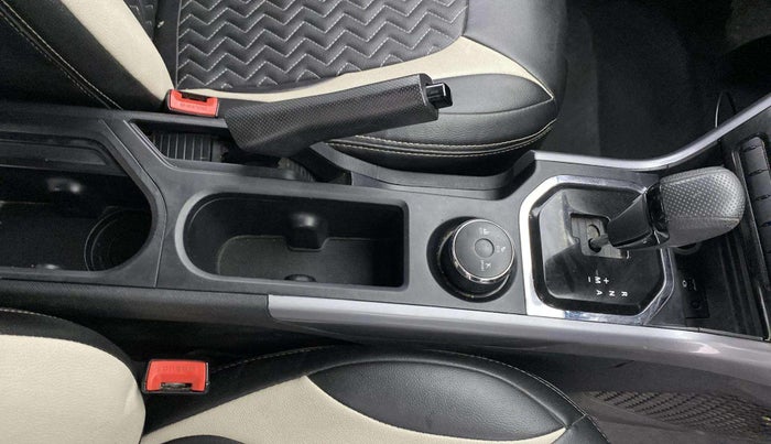 2022 Tata NEXON XMA SUNROOF DIESEL, Diesel, Automatic, 58,919 km, Gear Lever