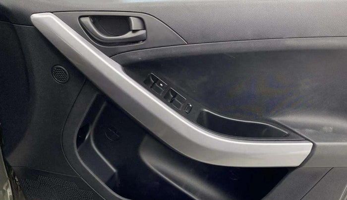 2022 Tata NEXON XMA SUNROOF DIESEL, Diesel, Automatic, 58,919 km, Driver Side Door Panels Control