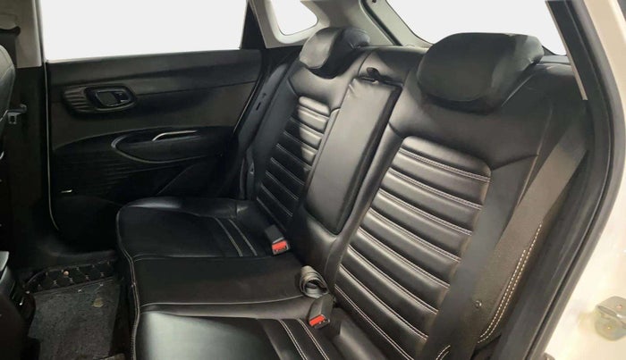 2022 Hyundai NEW I20 ASTA (O) 1.5 CRDI MT, Diesel, Manual, 38,002 km, Right Side Rear Door Cabin