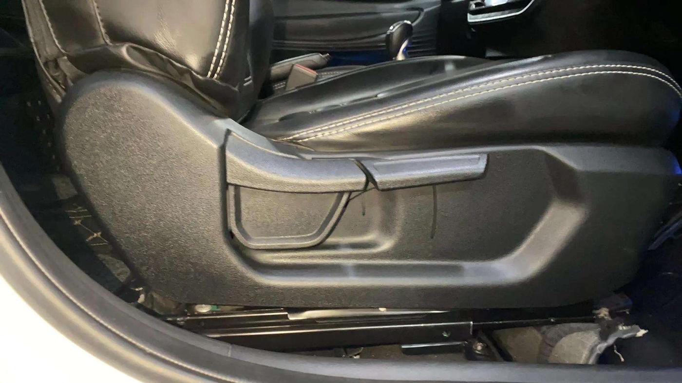 2022 Hyundai NEW I20 ASTA (O) 1.5 CRDI MT, Diesel, Manual, 38,048 km, Driver Side Adjustment Panel